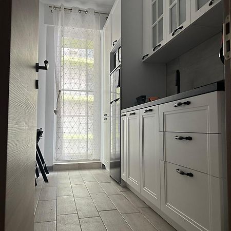 Waves 13 Apartment นาโวดาริ ภายนอก รูปภาพ